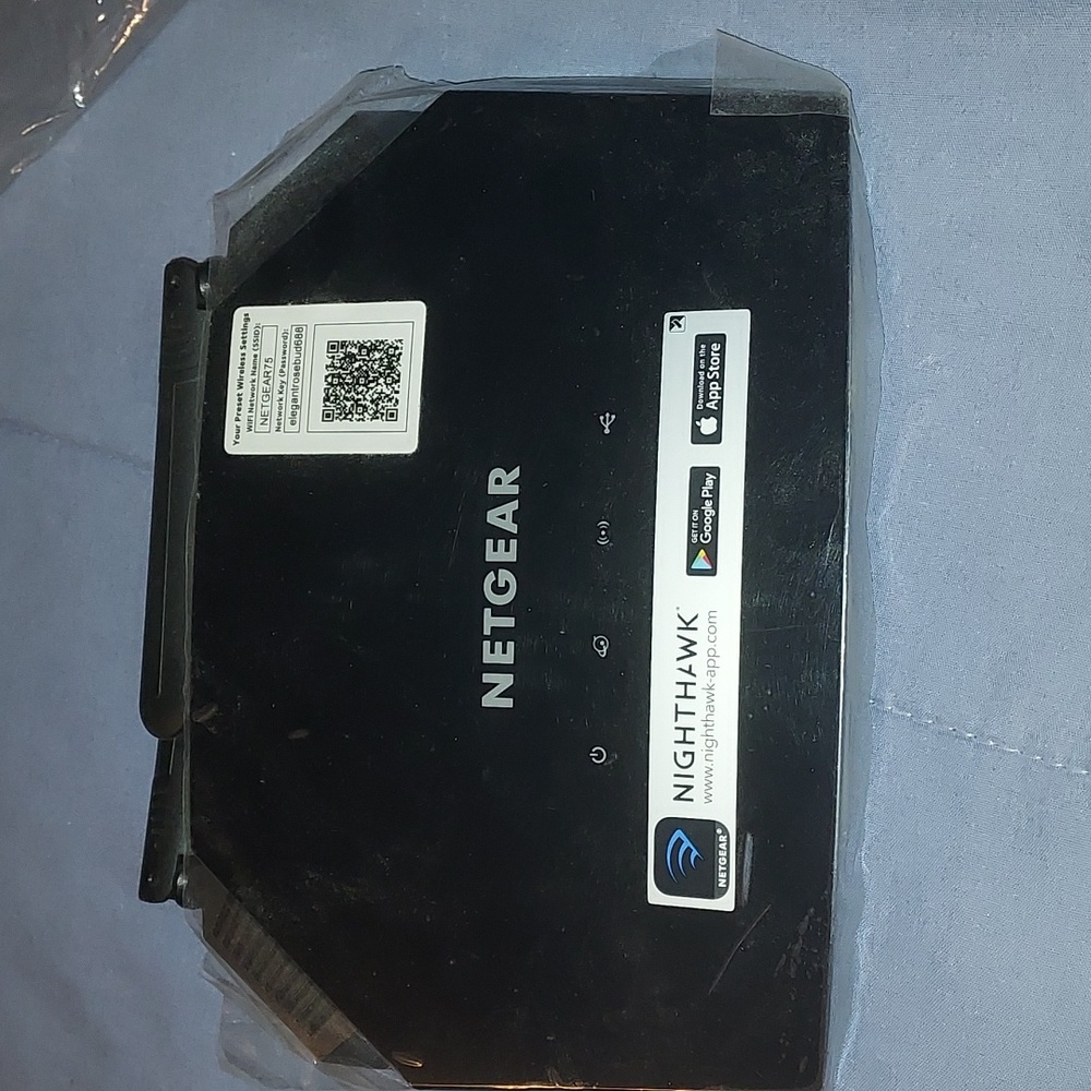 Netgear AC1600 WiFi Router - Picture 12 of 17